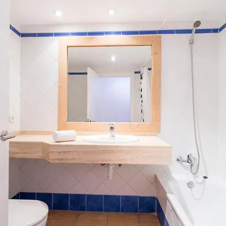 Appartement 2 Bedroom Apartment, 30m To The Beach, Tamariu, Costa Brava
