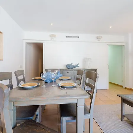 2 Bedroom Apartment, 30m To The Beach, Tamariu, Costa Brava Tamariu