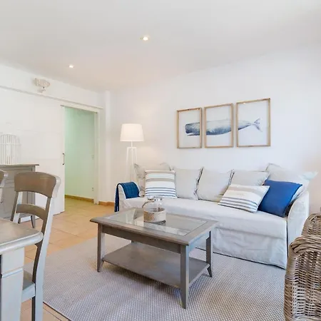2 Bedroom Apartment, 30m To The Beach, Tamariu, Costa Brava *
