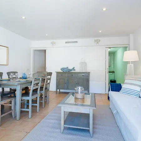 Appartement 2 Bedroom Apartment, 30m To The Beach, Tamariu, Costa Brava Tamariu