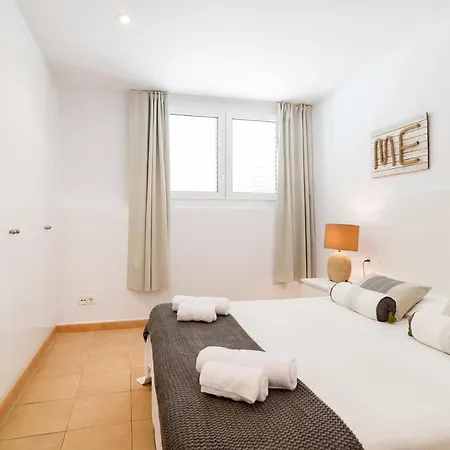 Appartement 2 Bedroom Apartment, 30m To The Beach, Tamariu, Costa Brava Tamariu